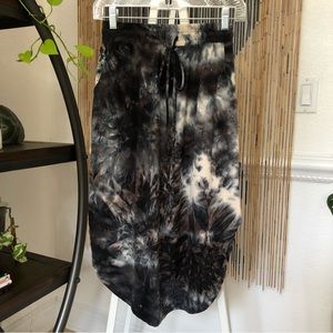 SOZY Bleach Dye Soft Jersey Tulip Hem Skirt